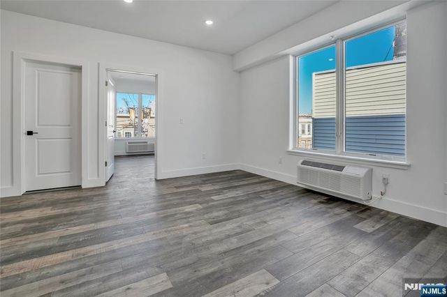 521 10th Street B2, Union City, NJ 07087