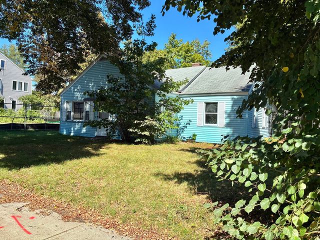 30 Shute Path, Newton, MA 02459