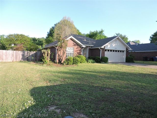 7001 Red Bud Drive, Fort Smith, AR 72916