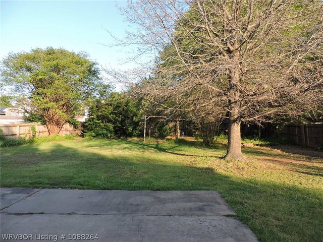 7001 Red Bud Drive, Fort Smith, AR 72916