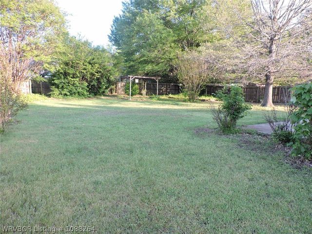 7001 Red Bud Drive, Fort Smith, AR 72916