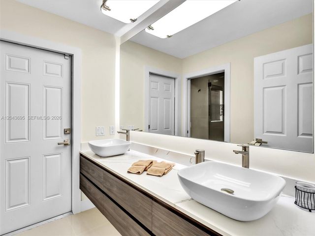 639 Verona Pl, Weston, FL 33326