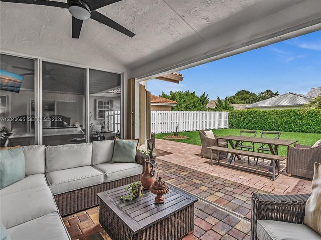 639 Verona Pl, Weston, FL 33326