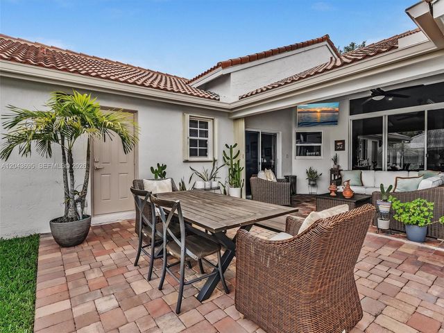 639 Verona Pl, Weston, FL 33326