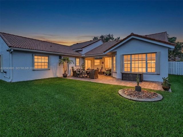 639 Verona Pl, Weston, FL 33326