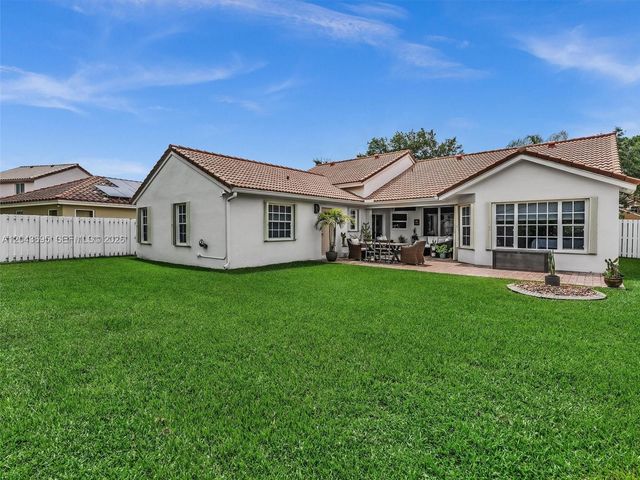 639 Verona Pl, Weston, FL 33326