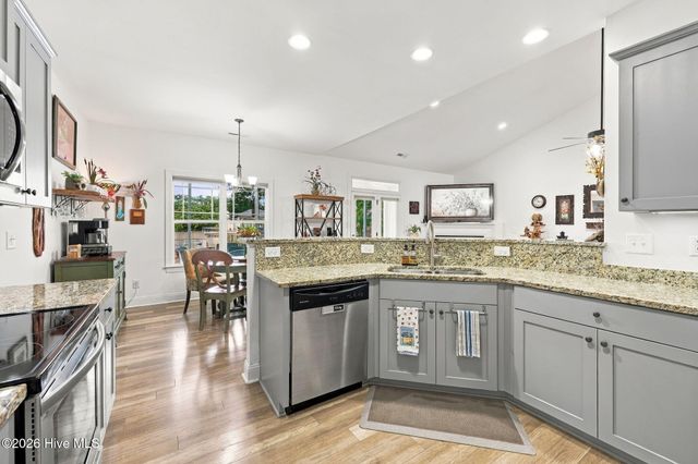 107 Sea Breeze Court, Hampstead, NC 28443