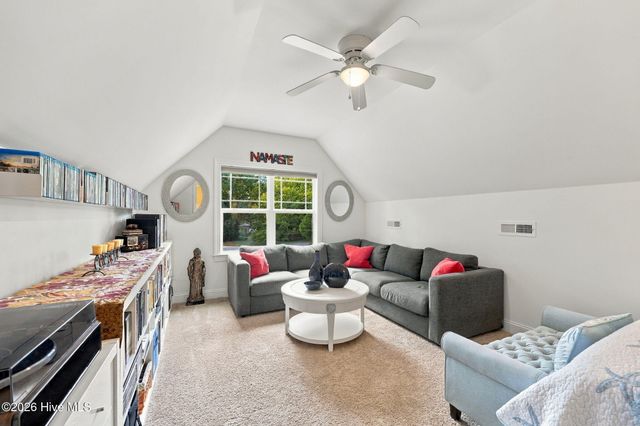 107 Sea Breeze Court, Hampstead, NC 28443