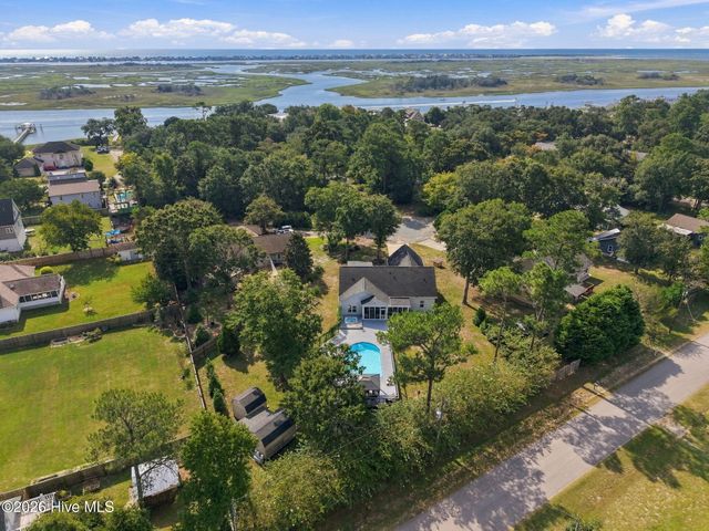 107 Sea Breeze Court, Hampstead, NC 28443