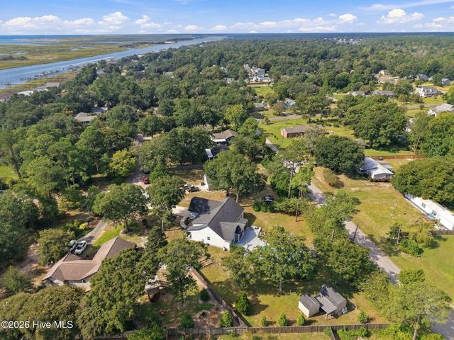 107 Sea Breeze Court, Hampstead, NC 28443