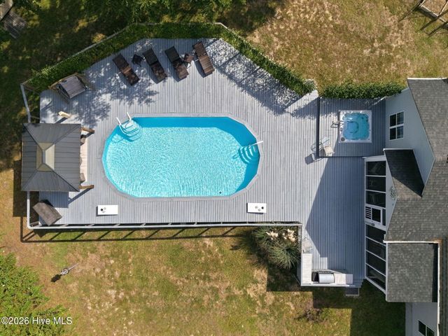 107 Sea Breeze Court, Hampstead, NC 28443