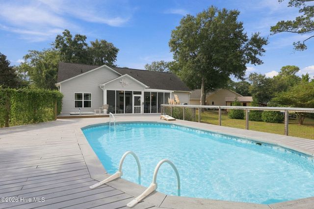 107 Sea Breeze Court, Hampstead, NC 28443
