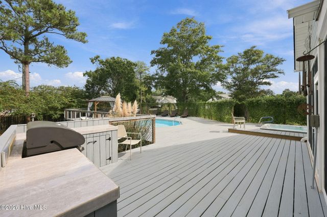 107 Sea Breeze Court, Hampstead, NC 28443