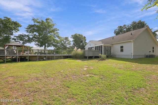 107 Sea Breeze Court, Hampstead, NC 28443