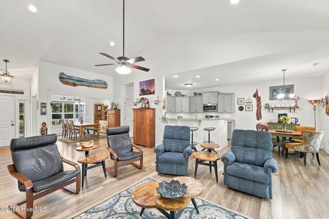 107 Sea Breeze Court, Hampstead, NC 28443