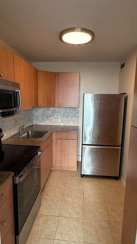 1850 N Clark Street 810, Chicago, IL 60614