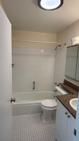 1850 N Clark Street 810, Chicago, IL 60614