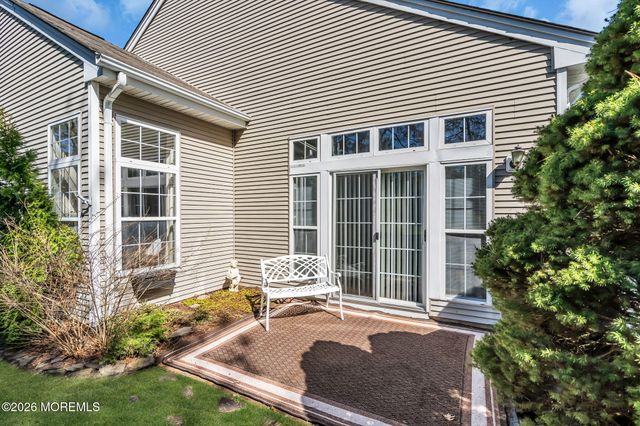 7 Brightwinds Court, Lakewood, NJ 08701