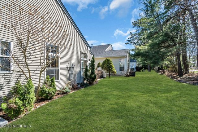 7 Brightwinds Court, Lakewood, NJ 08701