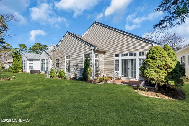 7 Brightwinds Court, Lakewood, NJ 08701