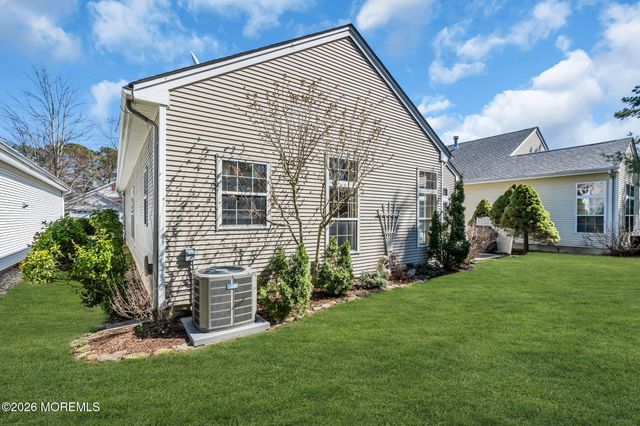 7 Brightwinds Court, Lakewood, NJ 08701