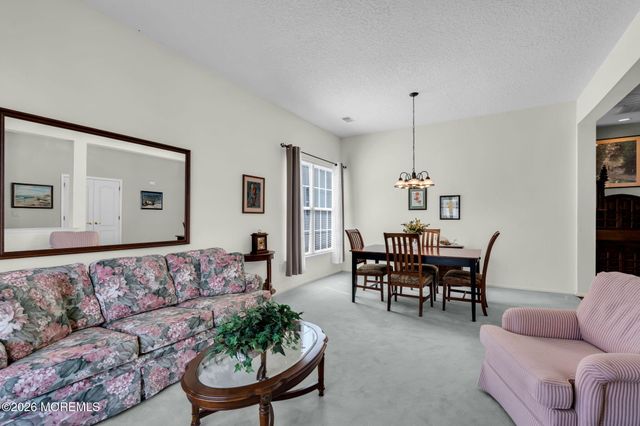 7 Brightwinds Court, Lakewood, NJ 08701