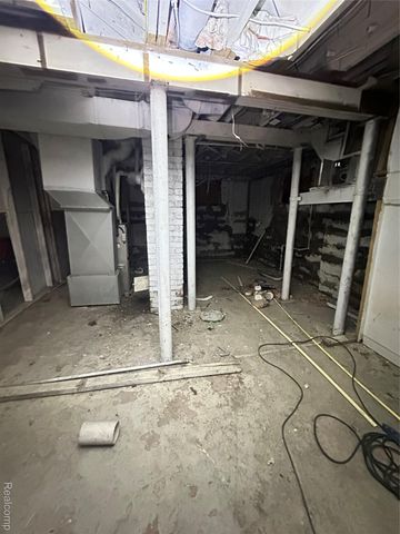 4816 Glenn Avenue, Flint, MI 48505