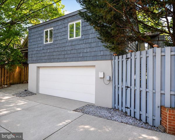 5420 MACARTHUR BLVD NW, Washington, DC 20016