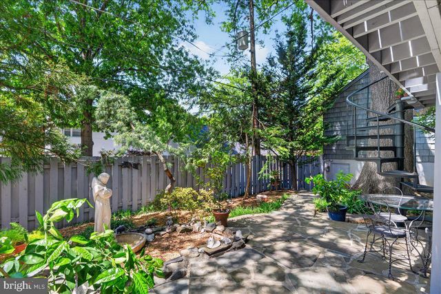 5420 MACARTHUR BLVD NW, Washington, DC 20016