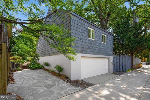 5420 MACARTHUR BLVD NW, Washington, DC 20016