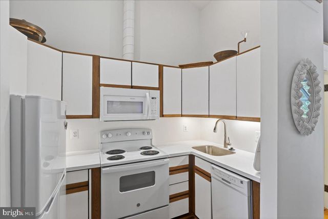 5420 MACARTHUR BLVD NW, Washington, DC 20016