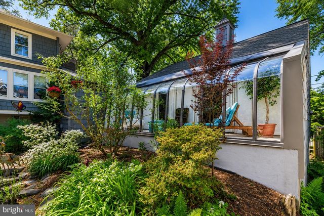 5420 MACARTHUR BLVD NW, Washington, DC 20016
