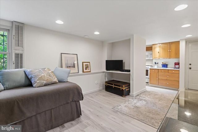 5420 MACARTHUR BLVD NW, Washington, DC 20016