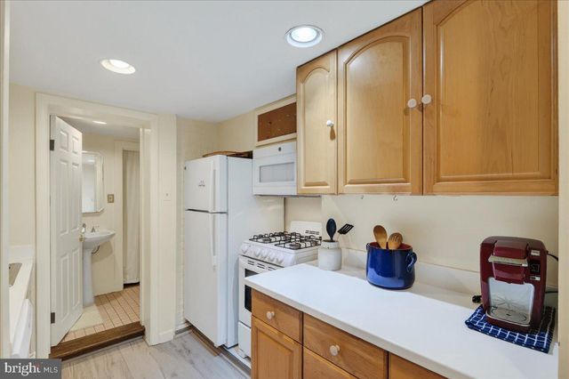 5420 MACARTHUR BLVD NW, Washington, DC 20016