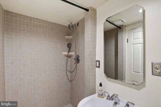 5420 MACARTHUR BLVD NW, Washington, DC 20016
