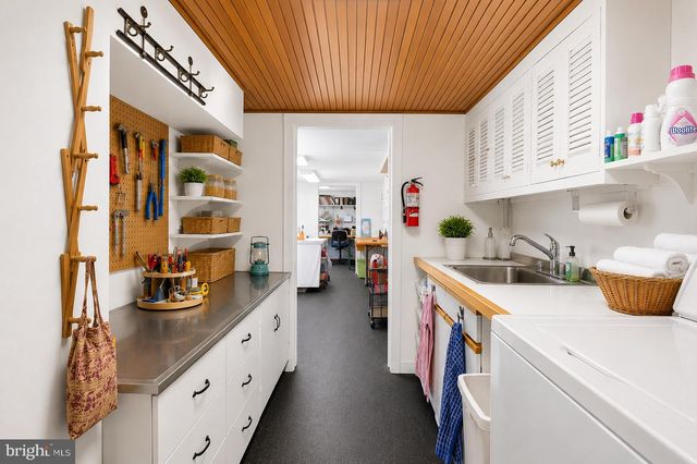 5420 MACARTHUR BLVD NW, Washington, DC 20016