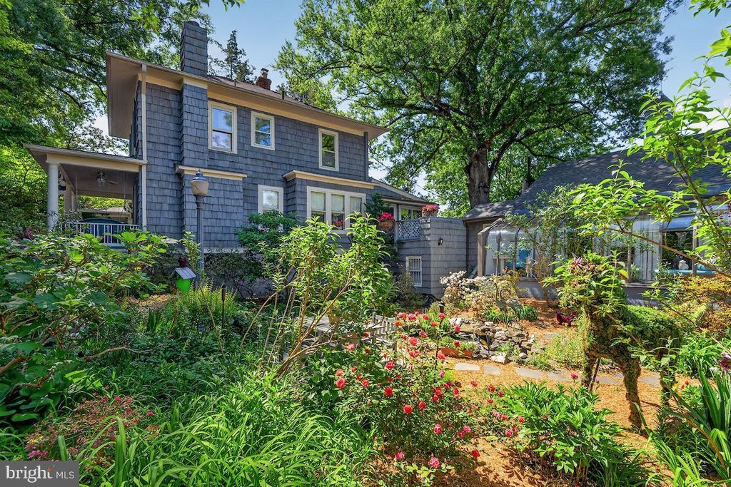 5420 MACARTHUR BLVD NW, Washington, DC 20016