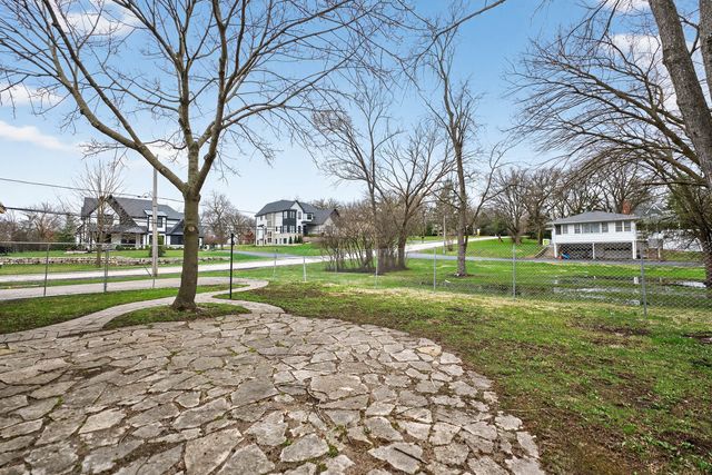 7680 Wolf Road, Burr Ridge, IL 60527