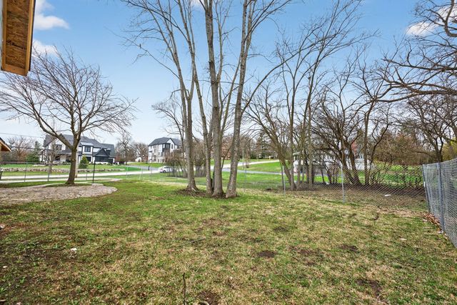 7680 Wolf Road, Burr Ridge, IL 60527