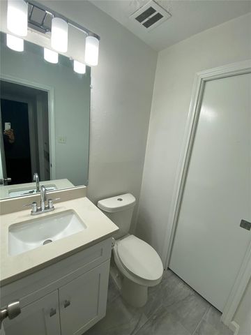 6305 Westward Street 145, Houston, TX 77081