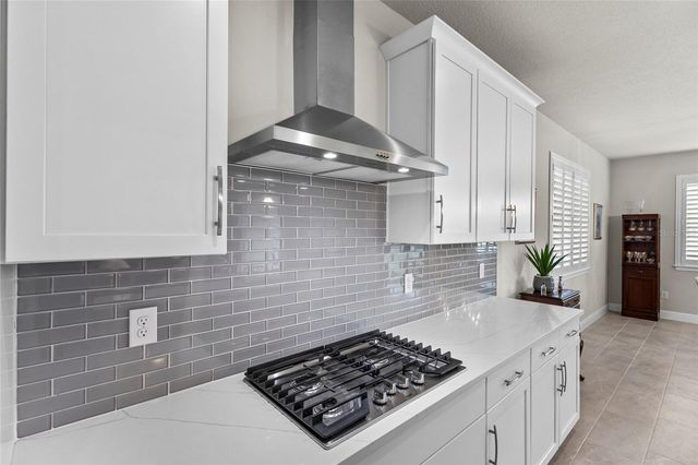 5745 LONG SHORE LOOP, Sarasota, FL 34238