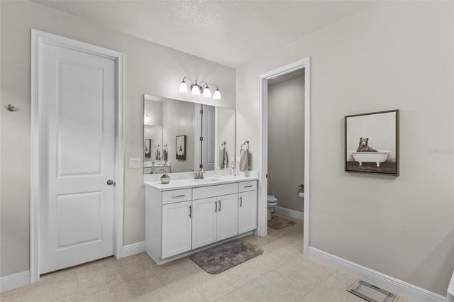 5745 LONG SHORE LOOP, Sarasota, FL 34238