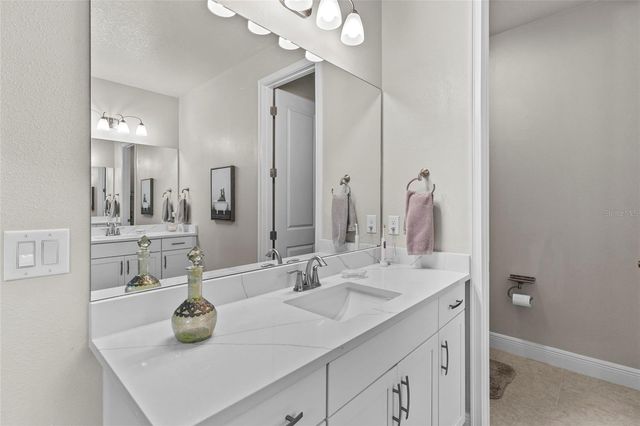 5745 LONG SHORE LOOP, Sarasota, FL 34238