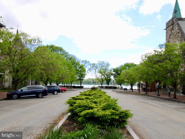 130 STATE ST, Harrisburg, PA 17101