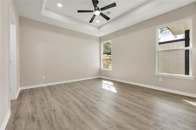 2903 Woodknoll Drive, Bryan, TX 77803