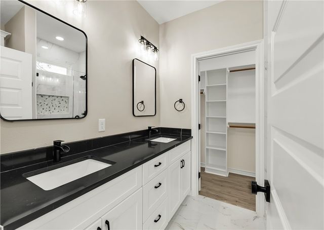 2903 Woodknoll Drive, Bryan, TX 77803