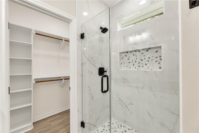 2903 Woodknoll Drive, Bryan, TX 77803