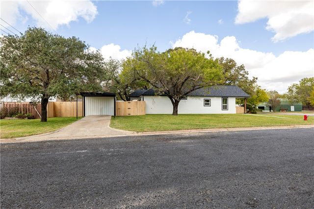 2903 Woodknoll Drive, Bryan, TX 77803
