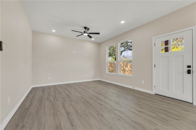 2903 Woodknoll Drive, Bryan, TX 77803