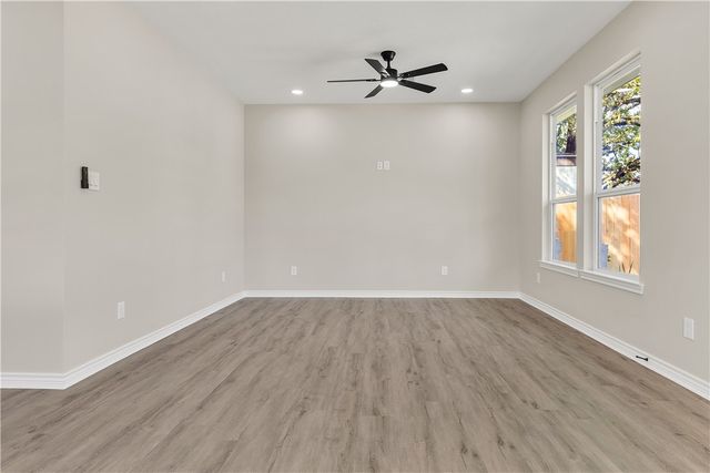 2903 Woodknoll Drive, Bryan, TX 77803